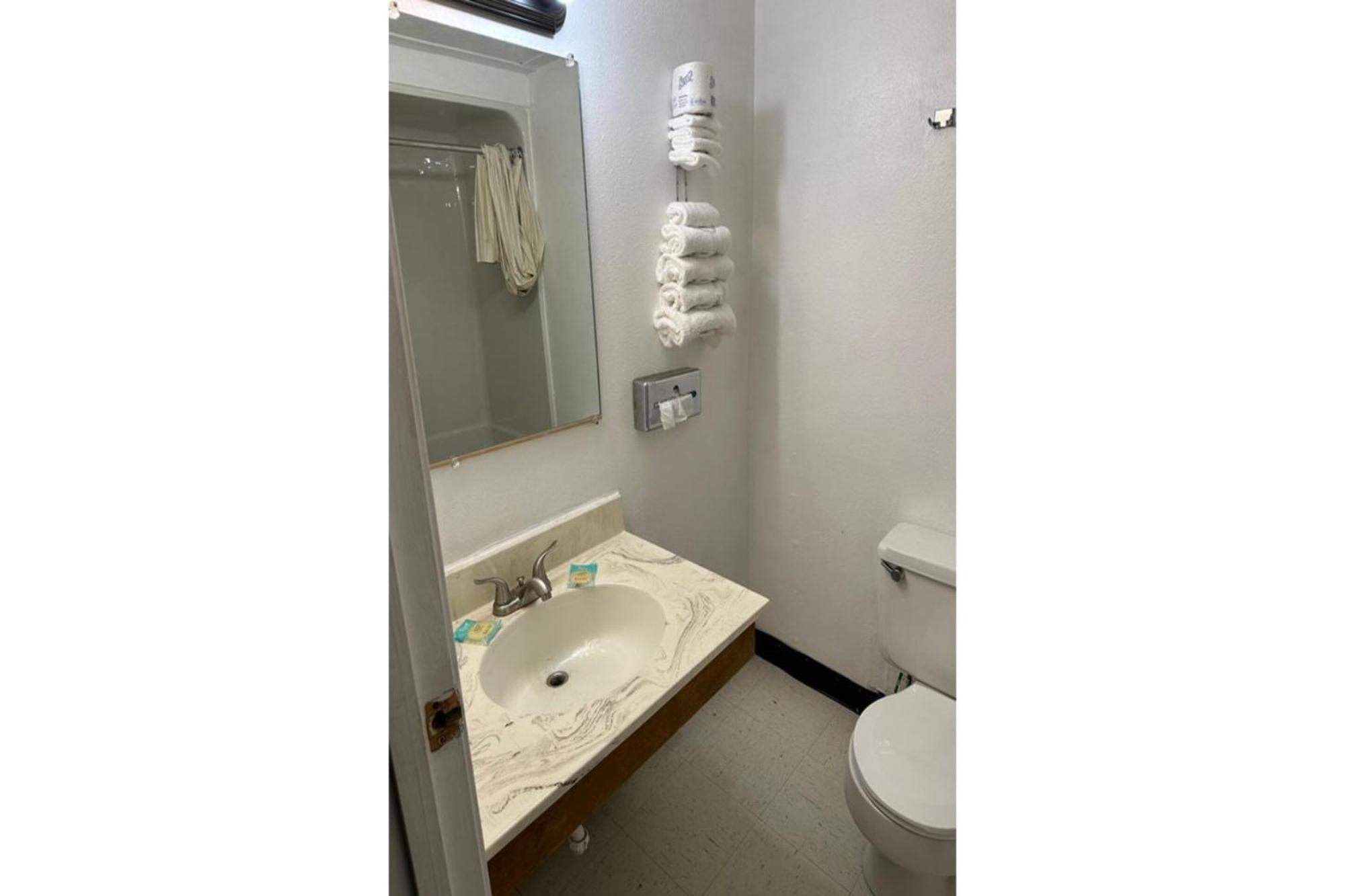 Love Hotels Kadoka By Oyo At Badlands Sd エクステリア 写真